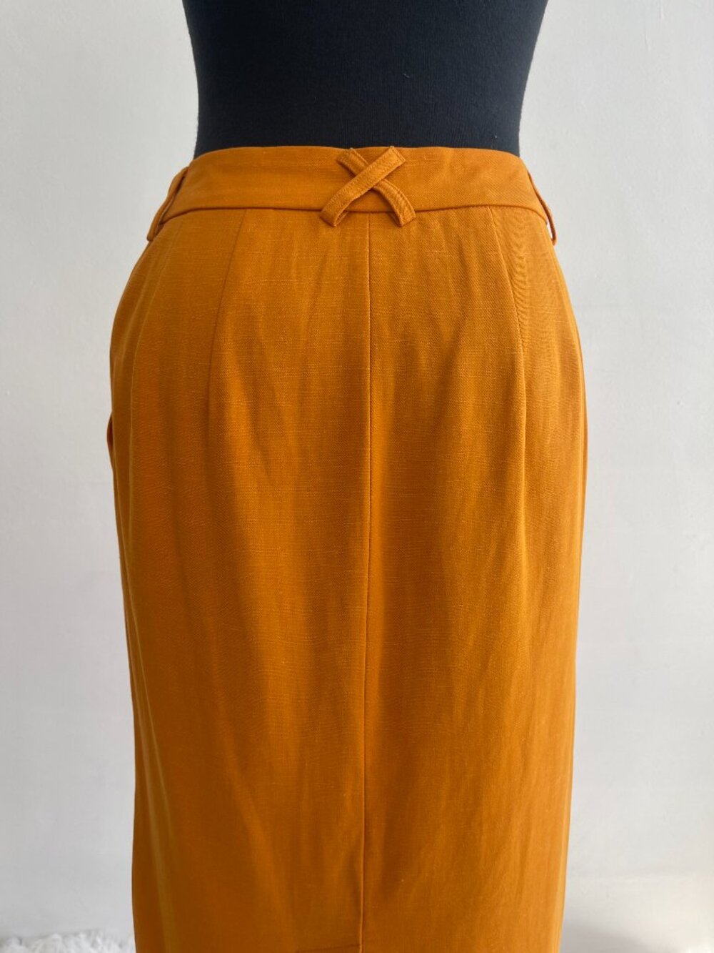 Express Orange Linen-Blend High-Waisted Tailored Midi Skirt - Picture 4 of 5